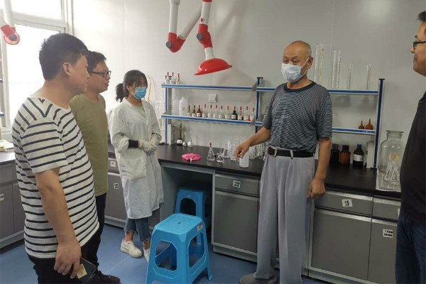 QY千亿国际邀请中西医结合专家刘建国教授来我司传经送宝