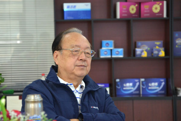山东营养学会理事长、山东大学博士生导师徐贵法教授莅临QY千亿国际指导工作