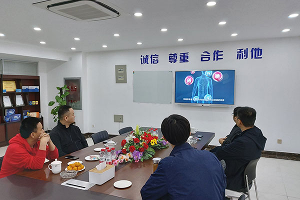 济南众诚商会一行到QY千亿国际参观交流